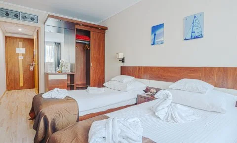 Holiday Beach Budapest Wellness Hotel with Sauna Park - Október 23. - teljes előrefizetéssel