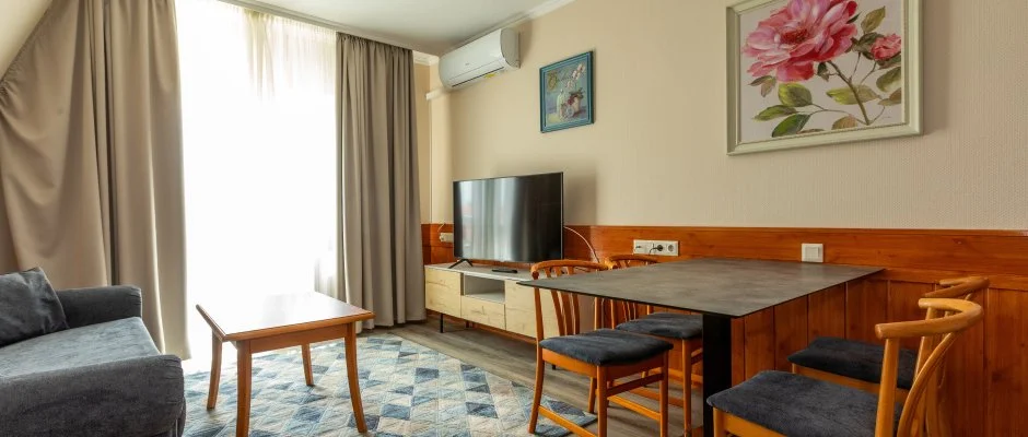 Holiday Club Apartman Hotel H�v�z