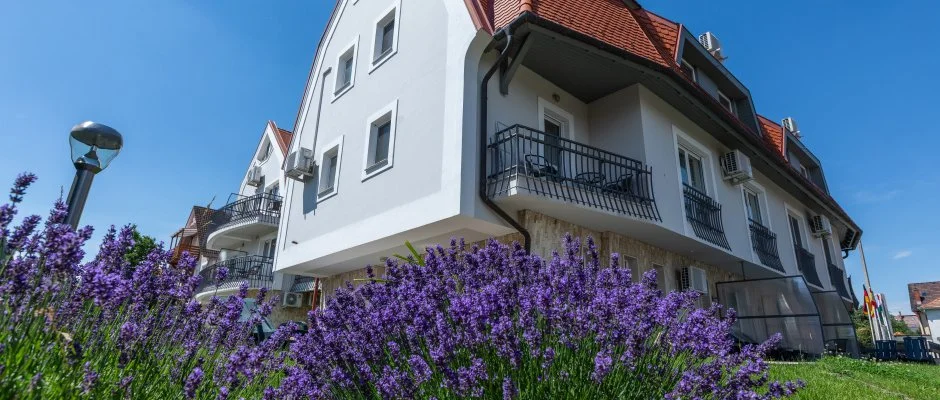 Holiday Club Apartman Hotel H�v�z