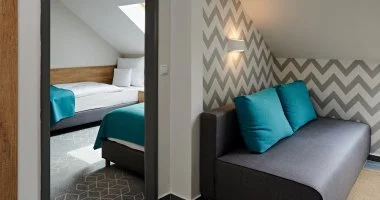 M�jus 1. (min. 3 �j)