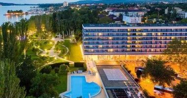 Balatoni pihen�s f�lpanzi�s ell�t�ssal (1 �jt�l)