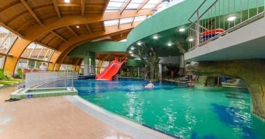 - Kedvezményes ár félpanzióval, fürdőbelépővel