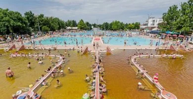 - Kedvezményes ár félpanzióval, fürdőbelépővel