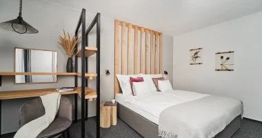 Augusztus 20. (min. 2 j)