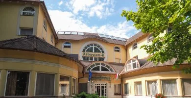 Két ünnep között