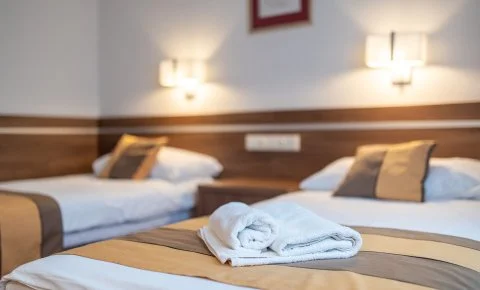 Hotel Árpád Tatabánya - Két ünnep között