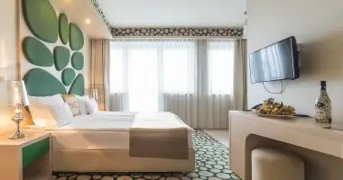 Augusztus 20. (min. 3 �j)