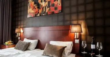 Kt nnep kztt - specilis elrefizetssel (min. 2 j)