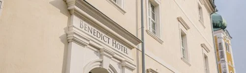 Hotel Benedict