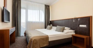 Augusztus 20. (min. 2 j)