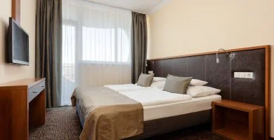 Augusztus 20. (min. 2 j)