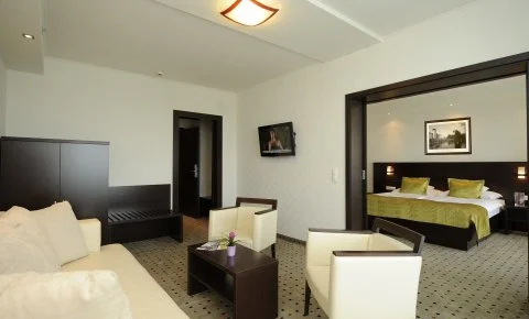 Hunguest Hotel Gyula - Évindító Szállásvadászat félpanziós ellátással Gyulán