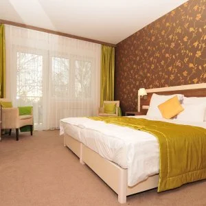  Dombóvár - Napi árak reggelivel (1 éjtől)