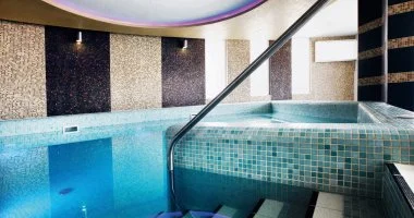 Kedvezm�nyes nem lemondhat� �r f�lpanzi�val (min. 7 �j)