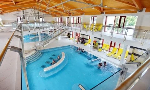 Hunguest Hotel Flóra Eger - Legjobb ár félpanzióval, fürdőbelépővel