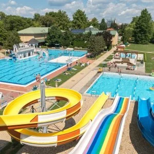 Hunguest Hotel Flóra Eger - Legjobb ár félpanzióval, fürdőbelépővel (min. 2 éj)