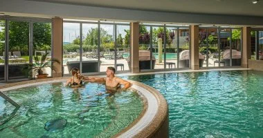 Szilveszter (min. 2 �j)