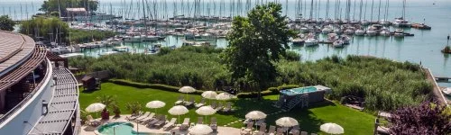 Hotel Golden Lake Resort