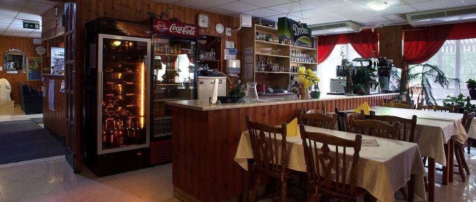 Hajnal Hotel Mez�k�vesd