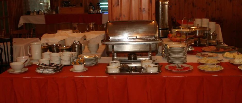 Hajnal Hotel Mez�k�vesd