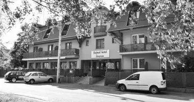 Október 23. (min. 4 éj)