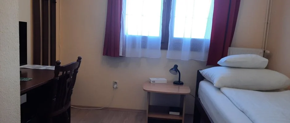 Hajnal Hotel Mez�k�vesd