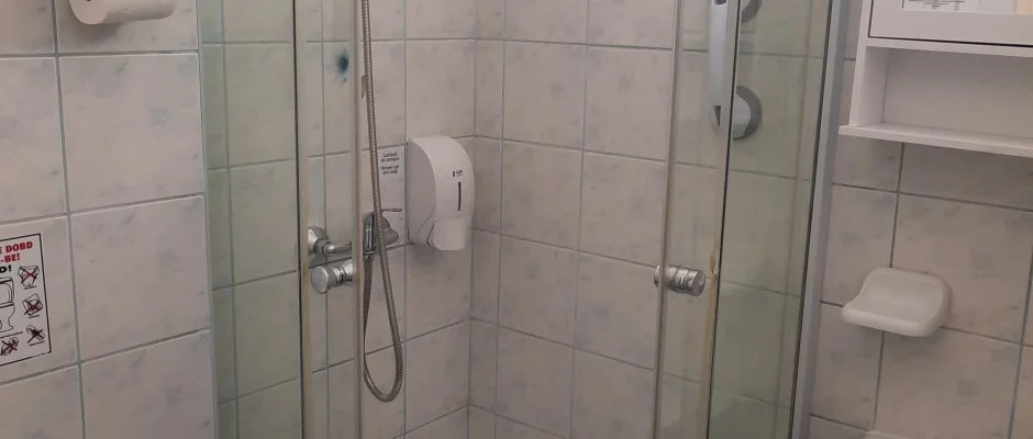 Hajnal Hotel Mez�k�vesd