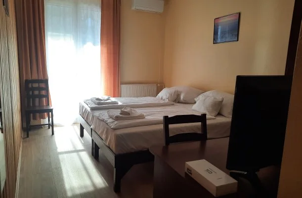Hajnal Hotel Mez�k�vesd