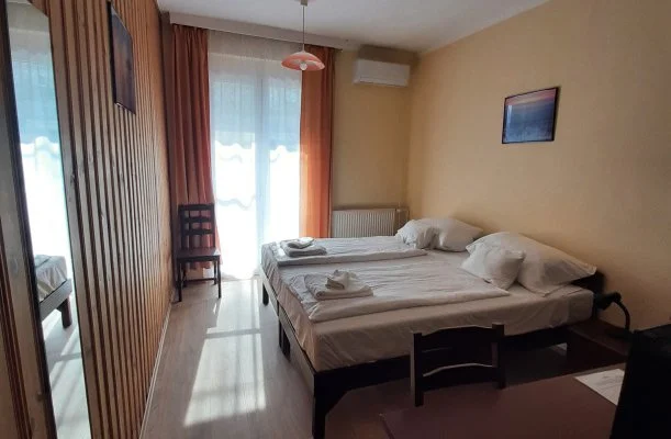 Hajnal Hotel Mez�k�vesd