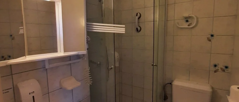 Hajnal Hotel Mez�k�vesd