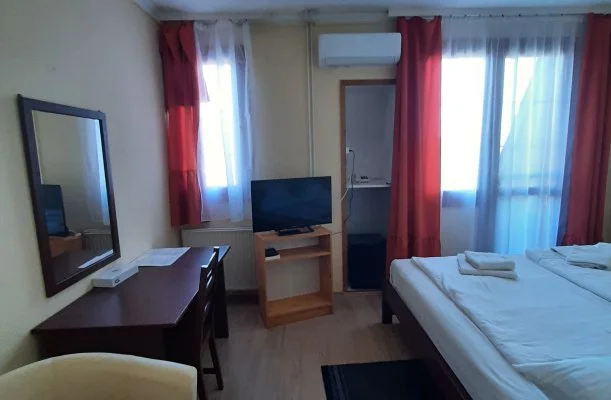 Hajnal Hotel Mez�k�vesd