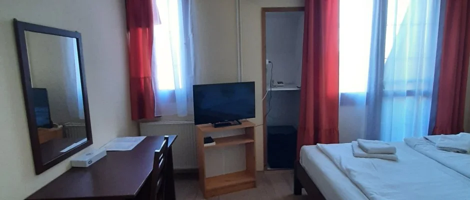 Hajnal Hotel Mez�k�vesd