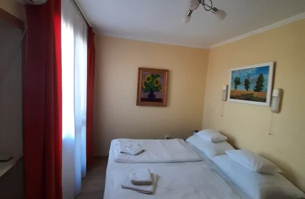 Hajnal Hotel Mez�k�vesd