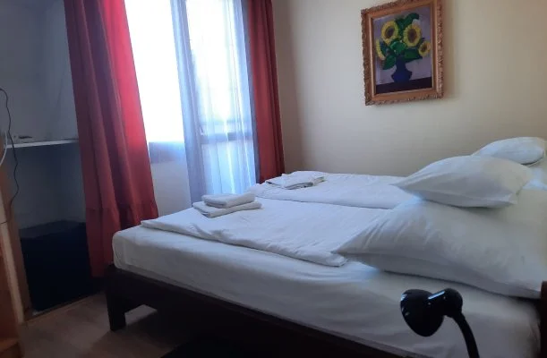 Hajnal Hotel Mez�k�vesd