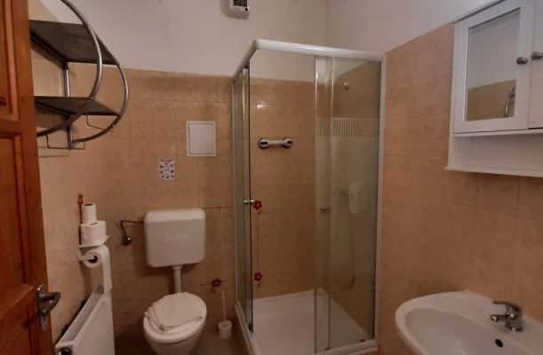 Hajnal Hotel Mez�k�vesd