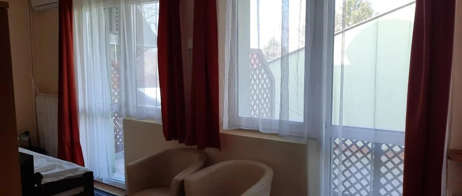 Hajnal Hotel Mez�k�vesd