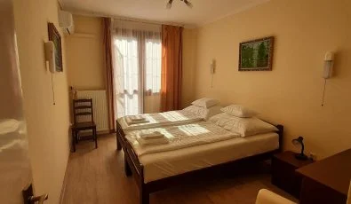 Hajnal Hotel Mez�k�vesd
