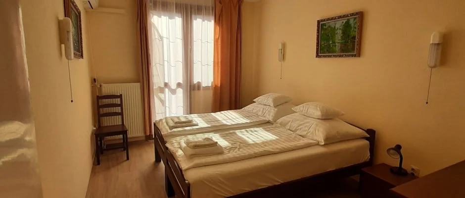 Hajnal Hotel Mez�k�vesd