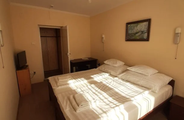 Hajnal Hotel Mez�k�vesd