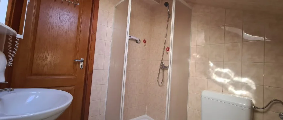 Hajnal Hotel Mez�k�vesd