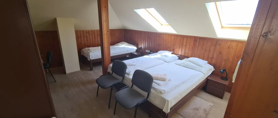 Hajnal Hotel Mez�k�vesd