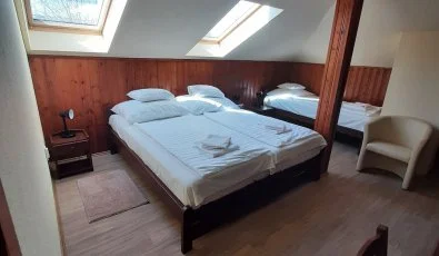 Hajnal Hotel Mez�k�vesd