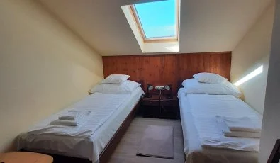 Hajnal Hotel Mez�k�vesd