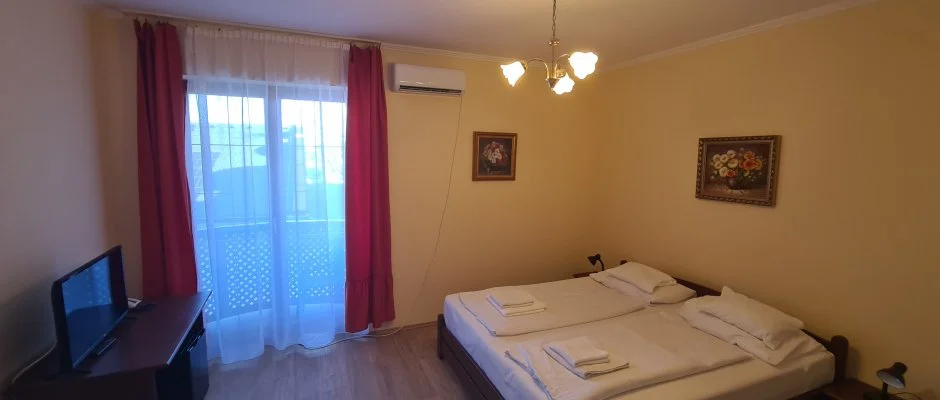 Hajnal Hotel Mez�k�vesd