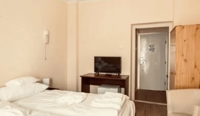 Hajnal Hotel Mez�k�vesd