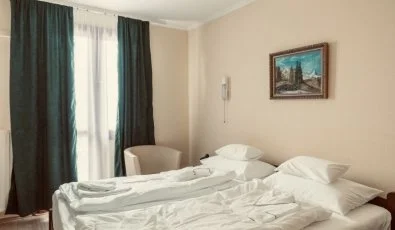 Hajnal Hotel Mez�k�vesd