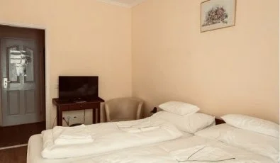 Hajnal Hotel Mez�k�vesd
