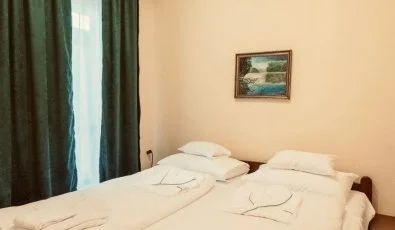 Hajnal Hotel Mez�k�vesd