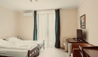 Hajnal Hotel Mez�k�vesd