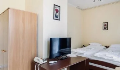 Hajnal Hotel Mez�k�vesd